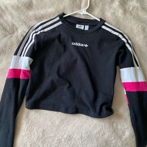 Cropped adidas athletic shirt
